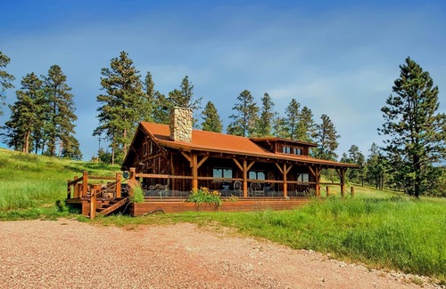 Colonial Pine Hills Cabin | Beautiful Timber Frame Canyon with Spring Creek Canyon views!