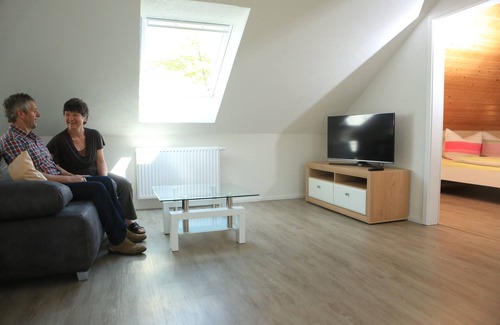 Albersbach Apartment | Beautiful top floor apartment surrounded by vineyards