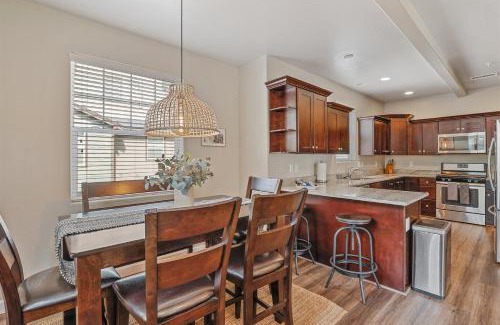 Flagstaff Villa | Beautiful Townhome Loaded with Amenities Excellent Location Great Value Central AC