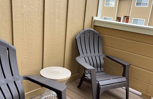 Northeast Reno House | Beautiful Townhouse 5 minutes from UNR, Midtown and the Truckee River!