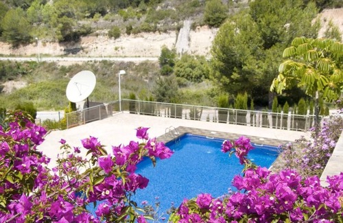 Empedrola House | Beautiful townhouse with garden, communal pool in Calpe, 4 km from the beach.