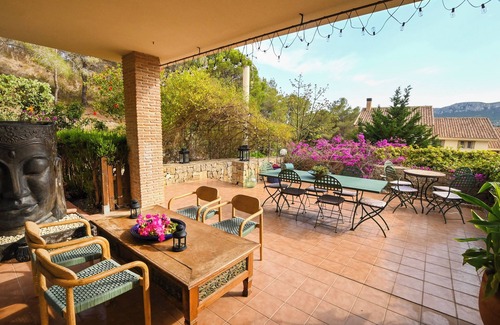 Empedrola House | Beautiful townhouse with garden, communal pool in Calpe, 4 km from the beach.