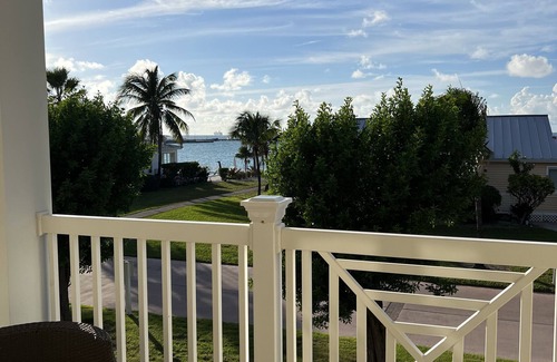 Alice Town House | Beautiful Tree House at Bimini Bay - steps away from the beach