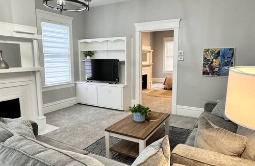 Olde Town Augusta Apartment | Beautiful Tree-Top Apartment Home with Expansive Two Bed, Two Bath En-suites.
