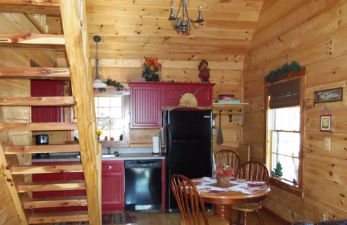 French Lick Cabin | Beautiful Turkey Hill Log Cabin Located on 20 Acres of Hilltop Property