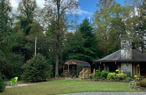 Morganton House | *BEAUTIFUL UNIQUELY STYLED HOME WITHIN 5 MINS OF LAKE JAMES!