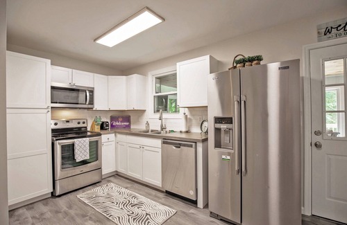 Seneca House | Beautiful Updated Clemson Lake House - 4 Miles from Downtown Clemson and the Stadium