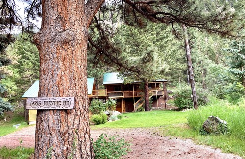 Rustic Cabin | Beautiful, Updated Log Cabin on the Poudre River