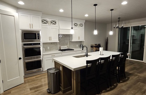 Vineyard House | Beautiful Utah Lake Home - Ready for YOUR group!