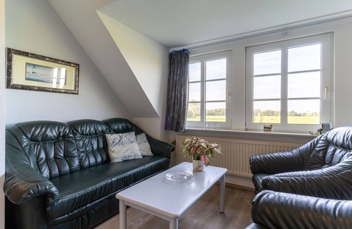 Toenning Apartment | Beautiful vacation apartment on a horse farm on the edge of the harbor town of Tönning