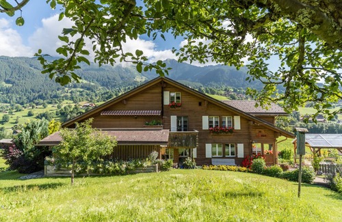 Grindelwald Apartment | Beautiful vacation apartment with enchanting outdoor seating area in Grindelwald