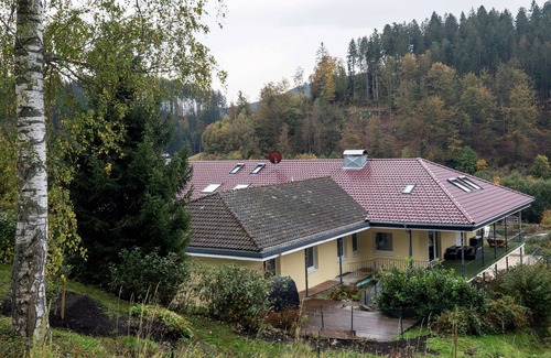 Baiersbronn Apartment | Beautiful vacation home Lichtflut in Schwarzenberg with pool and sauna