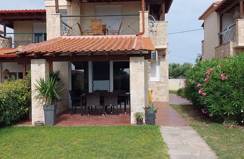 Halkidiki House | Beautiful vacation home by the sea with sea view