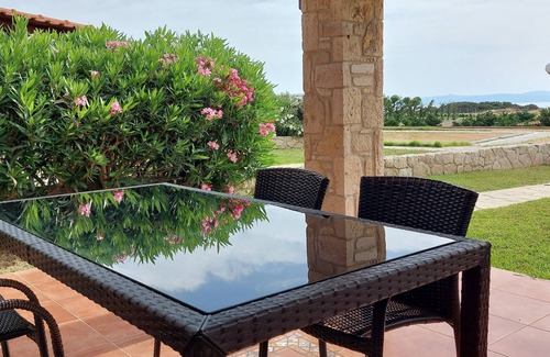 Halkidiki House | Beautiful vacation home by the sea with sea view