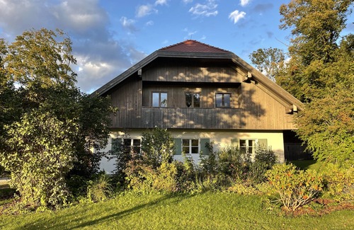 Bad Toelz House | Beautiful vacation home in a large park with mountain views