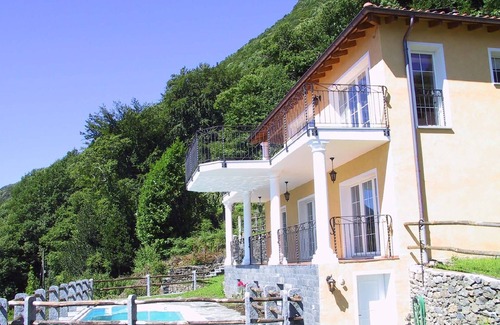 Ronco sopra Ascona House | Beautiful Villa with fantastic view, pool and beautiful garden.