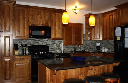Frisco House | Beautiful Victorian Home, Recently Remodeled, 1/2 Block To Main Street