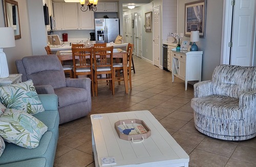 Orange Beach Condo | Beautiful view! 4 bdrm condo in low density bldg. Best location ON the beach!