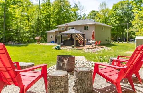 Tiny House | Beautiful View Cottage , hiking trails( Pet -friendly)