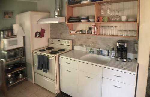 Downtown Klamath Falls Cabin | Beautiful view of the lake with patio and BBQ.