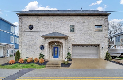 Jeffersonville House | Beautiful views and sunrises overlooking the water. Spacious home with elevator.
