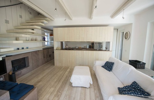 Colonia Elena Villa | Beautiful Villa 50mt from the sea