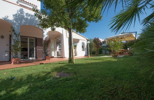 Colonia Elena Villa | Beautiful Villa 50mt from the sea