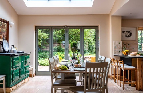 Kingham House | Beautiful villa for 6 people with pool, WIFI