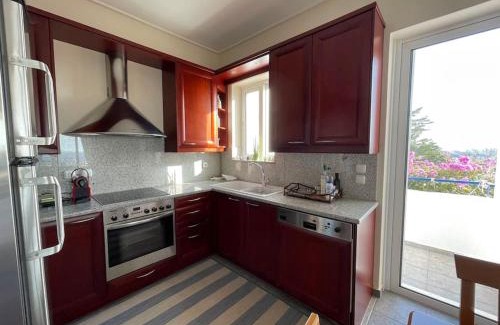 Saronida House | Beautiful villa 100m from the sea