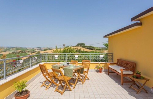 Ripatransone House | Beautiful villa for 6 people with WIFI, A/C, TV, terrace, pets allowed and panoramic view