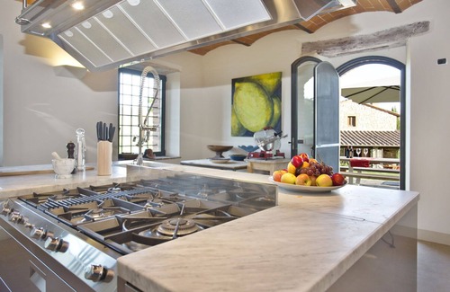 Gaiole in Chianti Villa | Beautiful villa for 16 people with private pool, A/C, WIFI, TV, patio, panoramic view and parking