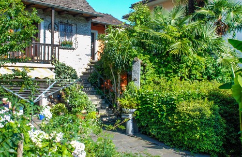 Gordola House | Beautiful villa for 3 guests with WIFI, TV, patio, pets allowed and parking