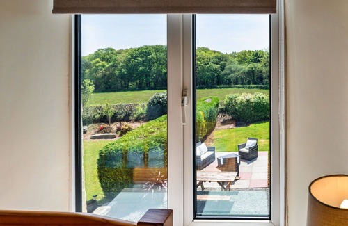 Liskeard House | Beautiful villa for 3 people with WIFI
