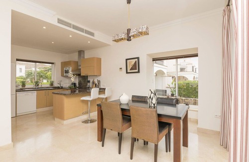 Arcos de la Frontera House | Beautiful villa for 4 guests with WIFI, pool, A/C, TV and terrace