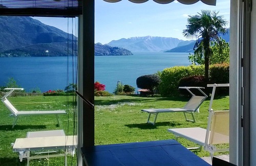 Domaso House | Beautiful villa for 4 guests with A/C, WIFI, hot tub, TV, terrace and pets allowed