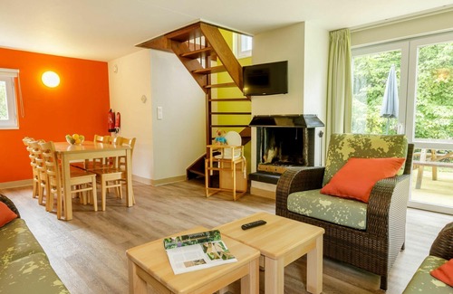 Vielsalm House | Beautiful villa for 6 guests with WIFI, pool, TV, terrace and parking