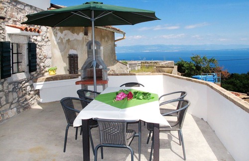 Sveta Jelena House | Beautiful villa for 6 guests with WIFI, A/C, TV, terrace, pets allowed and parking
