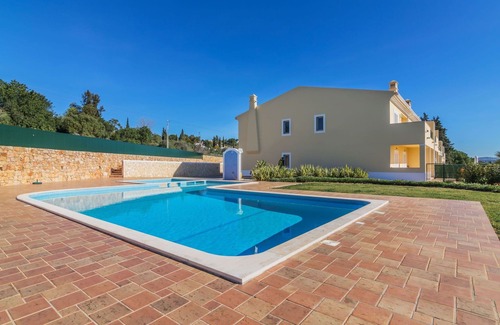 Monte Raposo House | Beautiful villa for 6 guests with pool, WIFI, A/C, TV, terrace and panoramic view