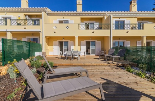 Monte Raposo House | Beautiful villa for 6 guests with pool, WIFI, A/C, TV, terrace and panoramic view