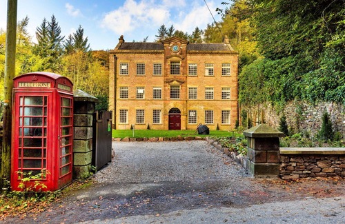 Macclesfield House | Beautiful villa for 19 people with private pool, hot tub, WIFI and terrace