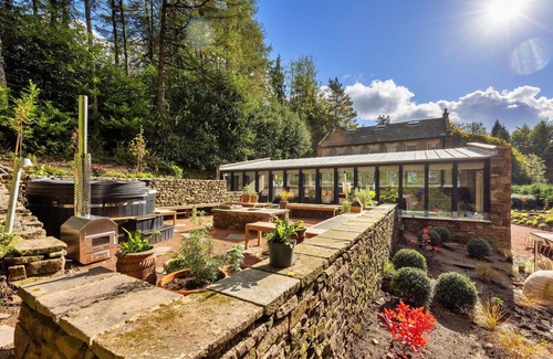 Macclesfield House | Beautiful villa for 19 people with private pool, hot tub, WIFI and terrace