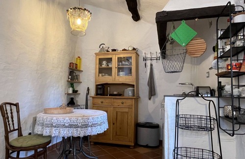 Borgomaro House | Beautiful villa for 2 guests with WIFI, TV, terrace and parking