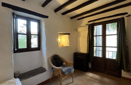 Borgomaro House | Beautiful villa for 2 guests with WIFI, TV, terrace and parking