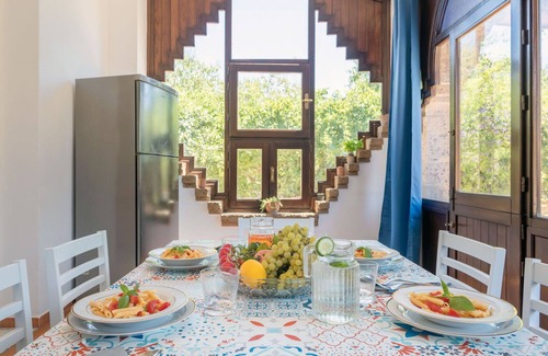 Misilmeri House | Beautiful villa for 10 people with private pool, A/C, WIFI, TV, terrace and pets allowed