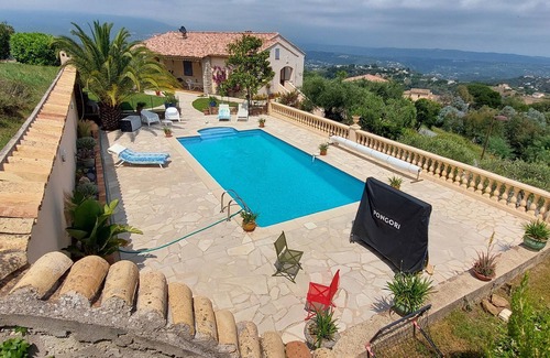 Tanneron House | Beautiful villa for rent in a green setting