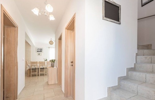 Privlaka Cabin | Beautiful Villa in Privlaka with a heated swimming pool, jacuzzi and sauna