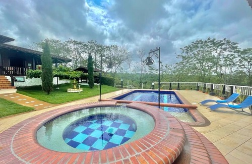 Quimbaya Villa | Beautiful Villa in Quimbaya With Luxurious Pool
