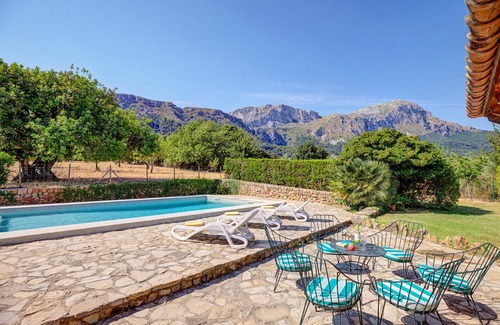 Pollensa Villa | Beautiful villa in the Pollensa countryside with private pool and bbq.