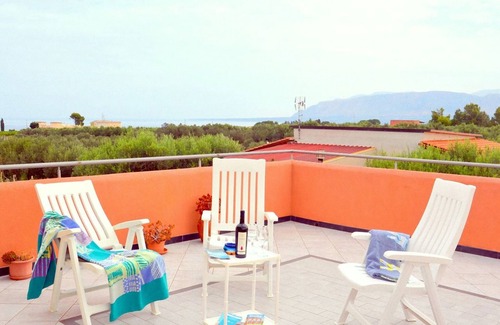 Partinico House | Beautiful Villa Ivana 2 lots of sun and green, near the beach, climate, wi-fi free.
