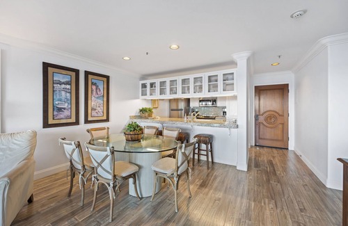 Avalon Condo | Beautiful Villa, OCEAN VIEWS, NO STEPS, Golf Cart